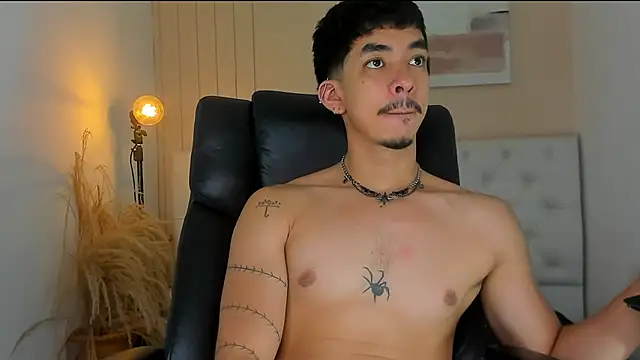 Snapshot of ISAAC_CRYSTON chatting on 10, 2, 2026 ISAAC CRYSTON online show from 10, 2, 2026