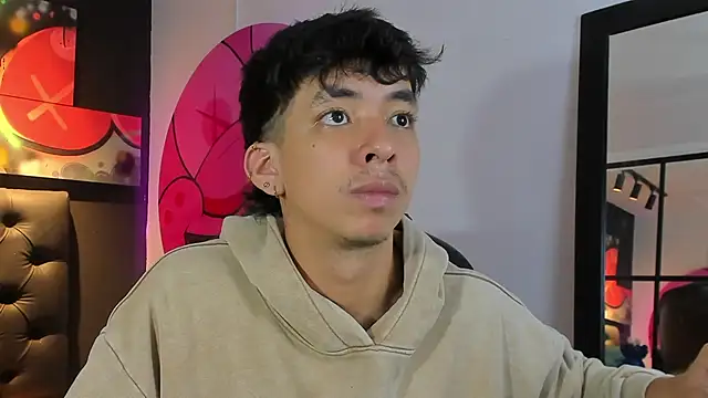 ISAAC CRYSTON online show from 18, 9, 2025