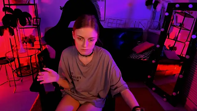 KiraMontoya online show from 18, 2, 2025