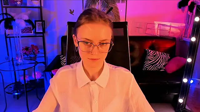 KiraMontoya online show from 19, 3, 2025