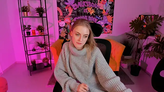 KiraMontoya online show from 14, 2, 2025