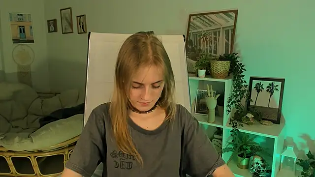 KiraMontoya online show from 14, 3, 2025