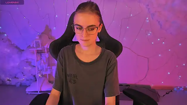 KiraMontoya online show from 20, 3, 2025