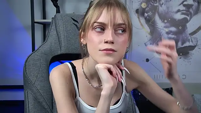 KiraMontoya online show from 13, 3, 2026