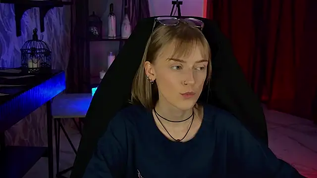 KiraMontoya online show from 12, 4, 2026