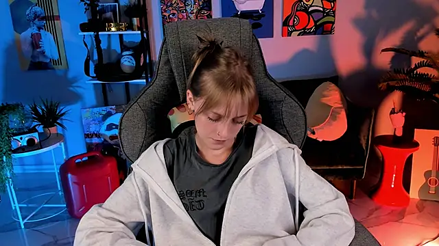 KiraMontoya online show from 19, 9, 2025