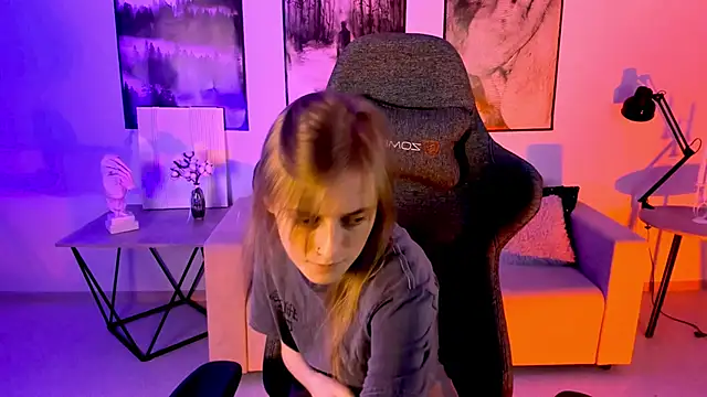 KiraMontoya online show from 27, 2, 2025