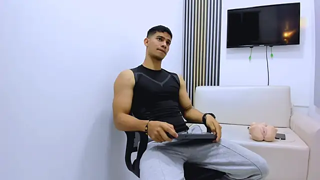 ANDRES STUD online show from 7, 2, 2026