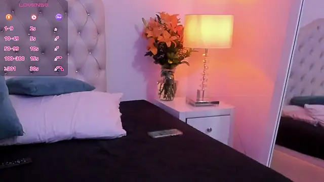 FelicityAdams online show from 12, 3, 2025