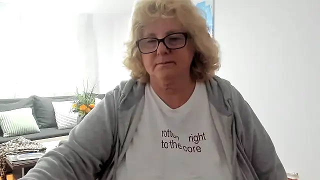 NoraJohnson6 online show from 29, 9, 2025