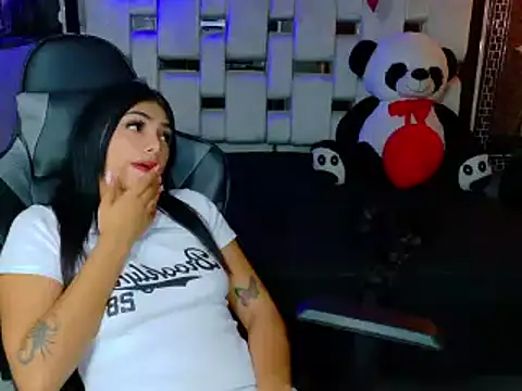 Snapshot of Natha_and_Sophia chatting on 17, 2, 2025 Natha and Sophia online show from 17, 2, 2025