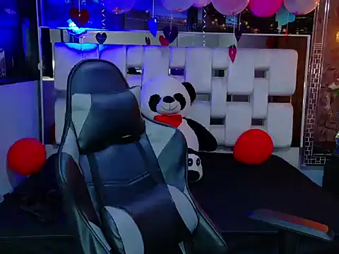 Snapshot of Natha_and_Sophia chatting on 17, 2, 2025 Natha and Sophia online show from 17, 2, 2025