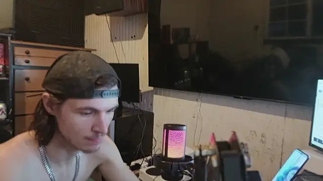 nuttyking2022 online show from 8, 2, 2026