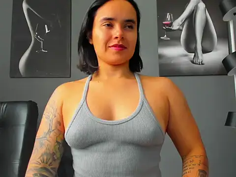 Snapshot of karlyjons12 chatting on 27, 10, 2025 karlyjons12 online show from 27, 10, 2025