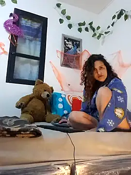 jeans and emma online show from 30, 10, 2025