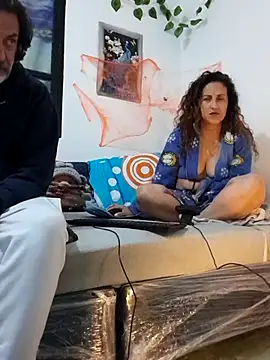 jeans and emma online show from 17, 10, 2025