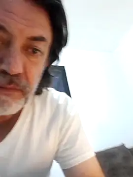 jeans and emma online show from 25, 9, 2025