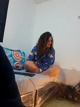 jeans and emma online show from 23, 9, 2025