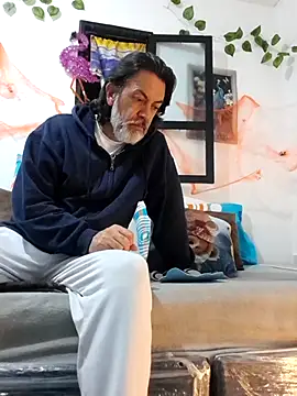 jeans and emma online show from 26, 10, 2025