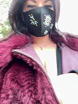 Loveblackzilla online show from 11, 10, 2025