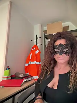 Loveblackzilla online show from 13, 3, 2026