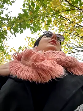 Loveblackzilla online show from 9, 11, 2025