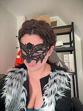 Loveblackzilla online show from 2, 4, 2026