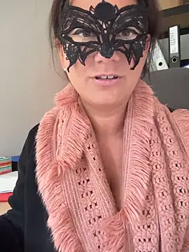 Loveblackzilla online show from 6, 2, 2026