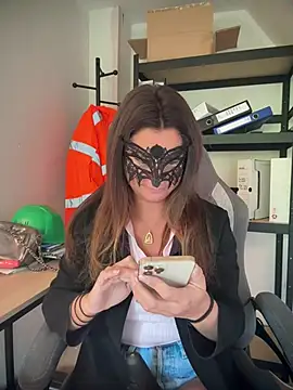 Loveblackzilla online show from 4, 3, 2026