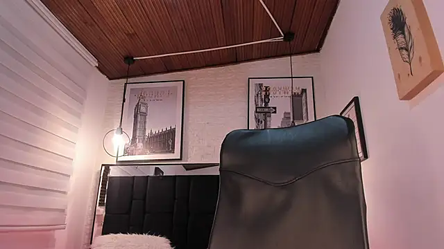 tylla  online show from 10, 9, 2025