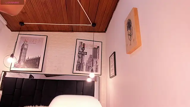 tylla  online show from 28, 11, 2025