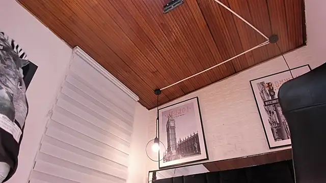 tylla  online show from 17, 9, 2025