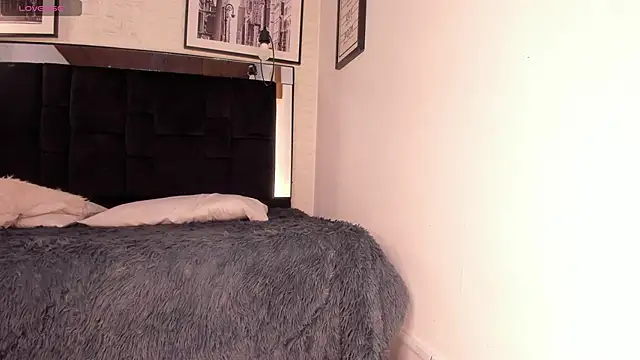 tylla  online show from 13, 11, 2025