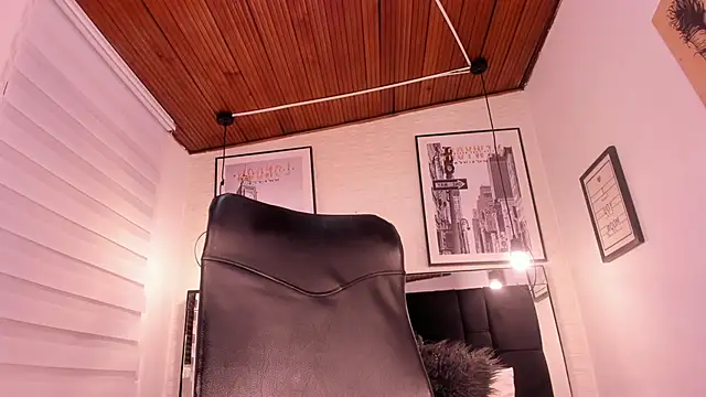 tylla  online show from 30, 9, 2025