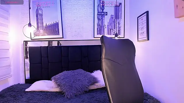 tylla  online show from 23, 10, 2025