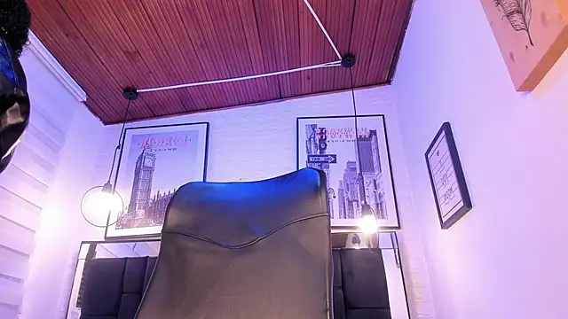 tylla  online show from 2, 10, 2025