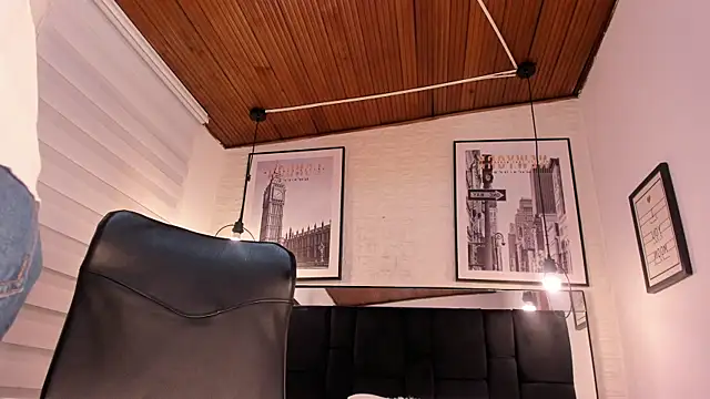 tylla  online show from 16, 10, 2025