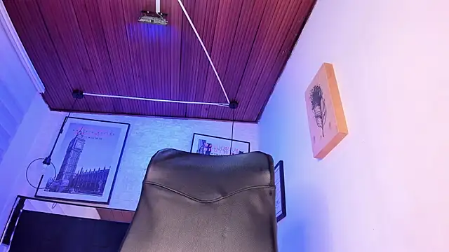 tylla  online show from 8, 1, 2026