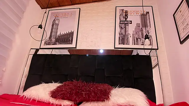 tylla  online show from 3, 12, 2025