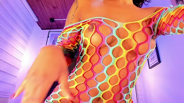 tylla  online show from 3, 10, 2025