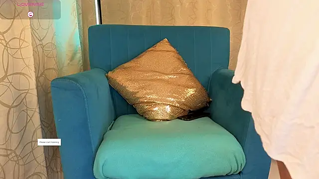 sophia dumont online show from 26, 11, 2025