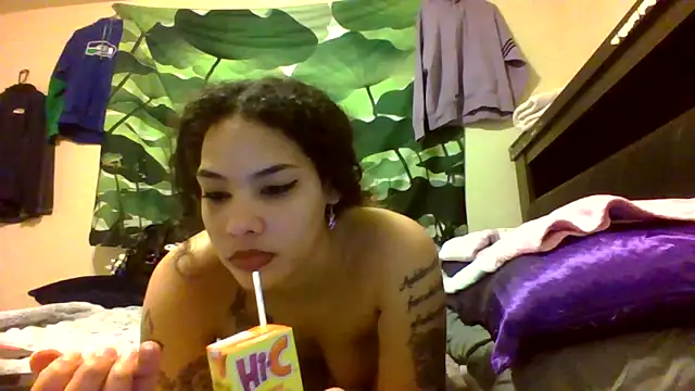 tastylolaaa online show from 5, 2, 2025