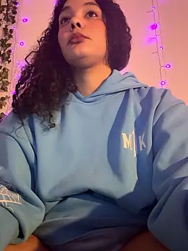 tastylolaaa online show from 4, 6, 2026