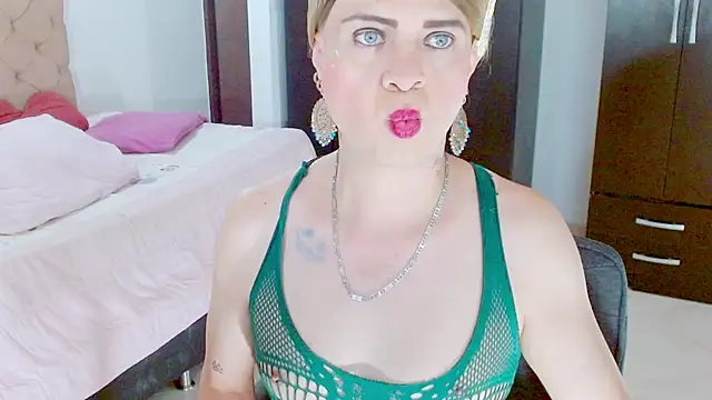Snapshot of Dolldirtyxxx chatting on 11, 7, 2026 Dolldirtyxxx online show from 11, 7, 2026