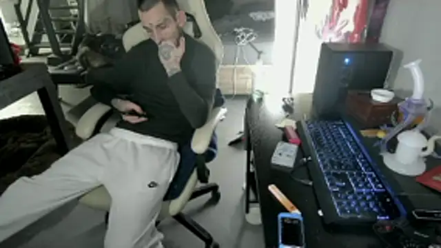 BadJewfucks online show from 17, 12, 2025