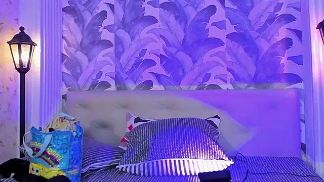 Snapshot of Sami_Evanns chatting on 8, 11, 2025 Sami Evanns online show from 8, 11, 2025