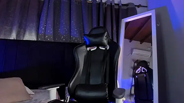 Snapshot of NovaaWheler chatting on 9, 2, 2026 NovaaWheler online show from 9, 2, 2026