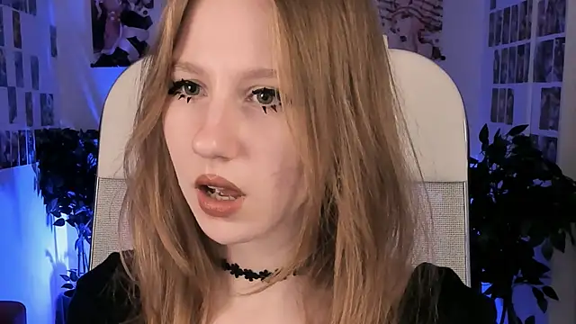 Snapshot of DariaTate chatting on 11, 9, 2025 DariaTate online show from 11, 9, 2025