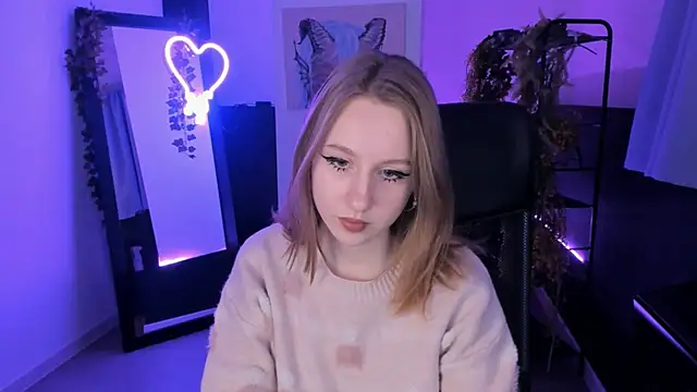 Snapshot of DariaTate chatting on 4, 3, 2025 DariaTate online show from 4, 3, 2025