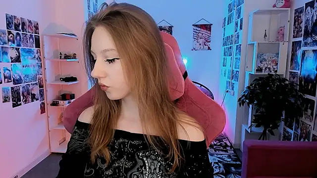 Snapshot of DariaTate chatting on 1, 3, 2026 DariaTate online show from 1, 3, 2026